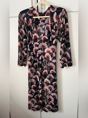 BCBG MaxAzria navy blue floral wrap dress size large